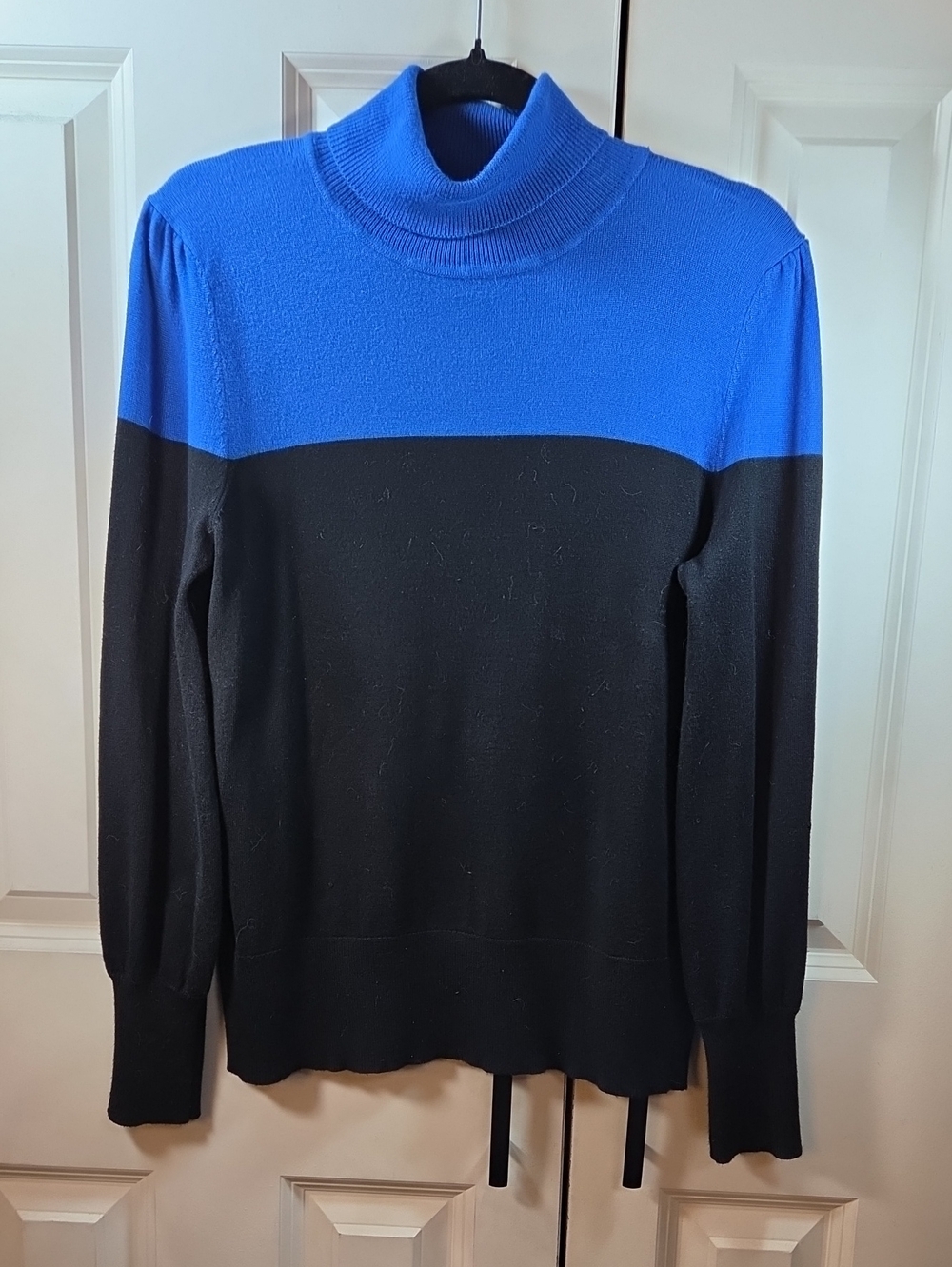 Cable & Gauge Blue and Black Block Turtleneck Sweater